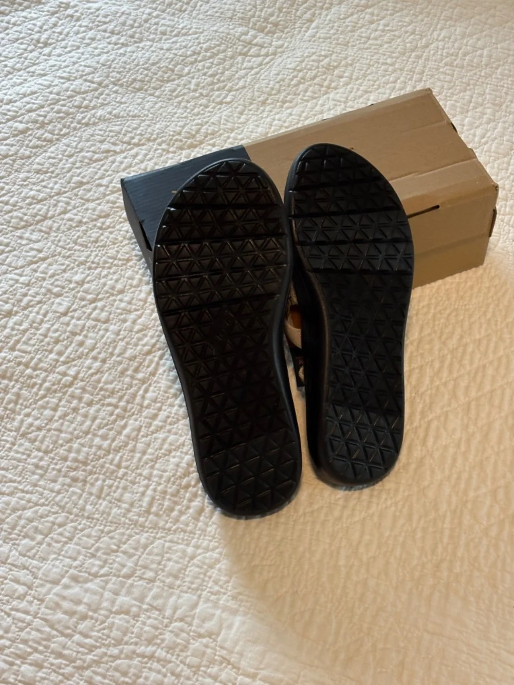 Teva sandals flip flops NEW